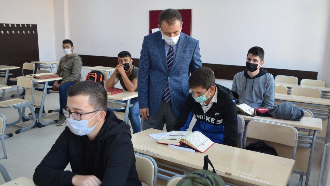 İlçe Milli Eğitim Müdürümüz Mustafa YÜCEL'den İmam Hatip Lisesi'ne  Ziyaret