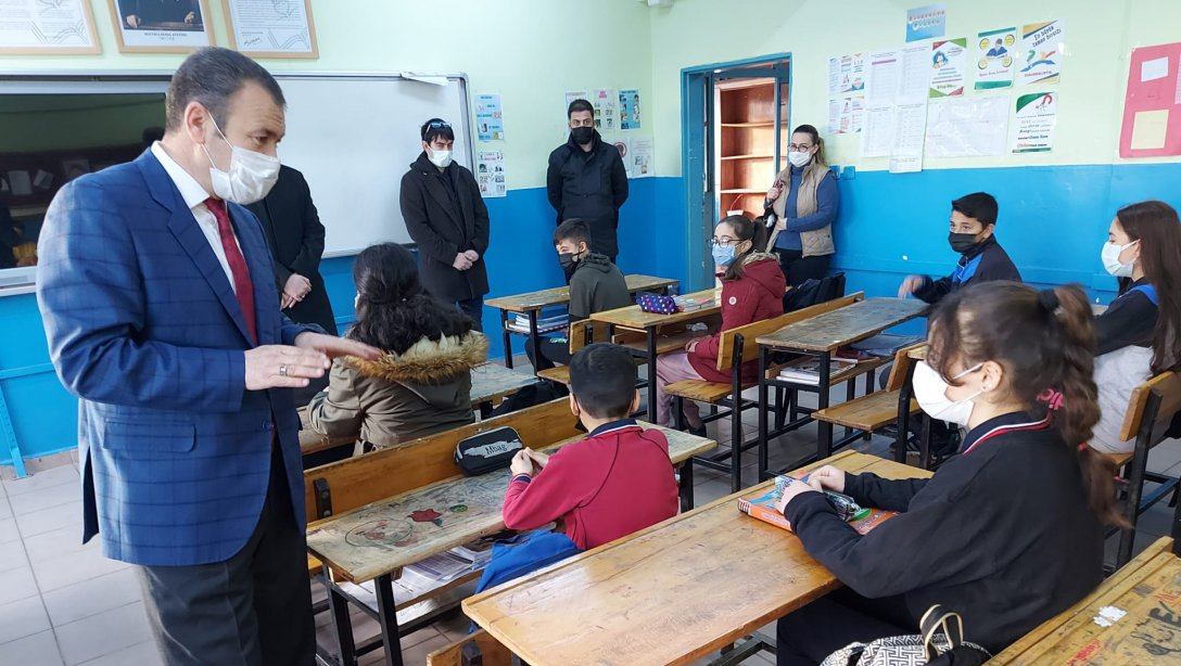 Gökçeyazı Şehit Rıdvan Çetinkaya Ortaokulu'na Ziyaret