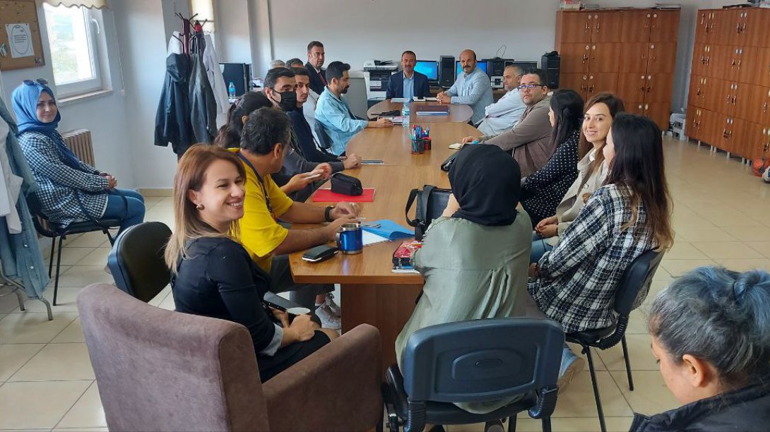 İlçe Milli Eğitim Müdürümüz Mustafa YÜCEL BİGEP Kapsamında Şehit Turan Kurt Ortaokulunu Ziyaret Etti