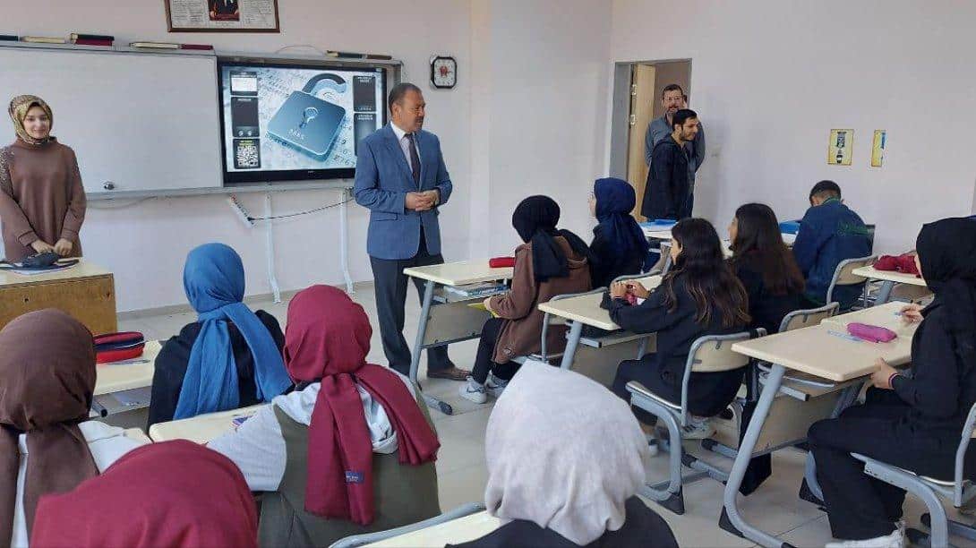 İl İzleme ve Değerlendirme Sınavı Öncesi İvrindi Anadolu İmam Hatip Lisesi 12.Sınıf Öğrencilerine Ziyaret