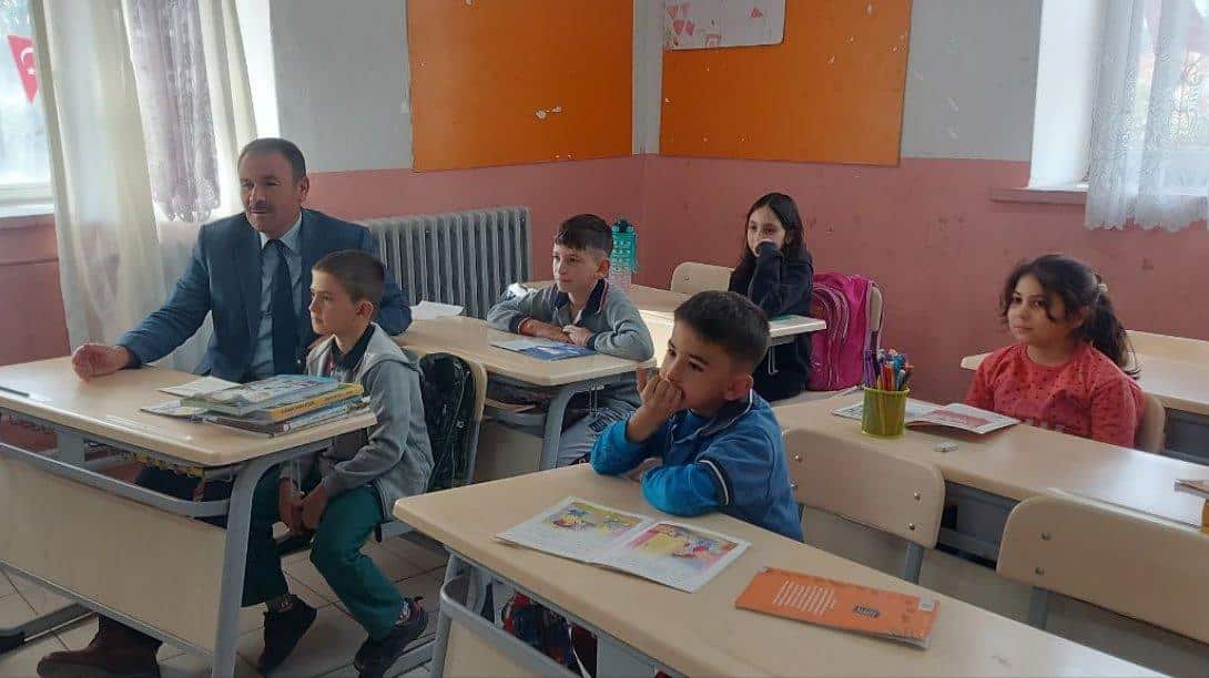 İlçe Milli Eğitim Müdürümüz Mustafa YÜCEL'den Evciler İlkokuluna Ziyaret