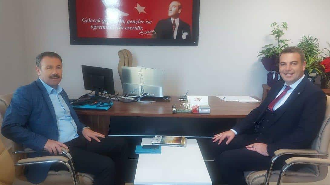 İlçe Milli Eğitim Müdürü Mustafa YÜCEL, İvrindi Anadolu İmam Hatip Lisesi Okul Müdürlüğüne Atanan Mehmet KEKLİK'i Ziyaret Etti.