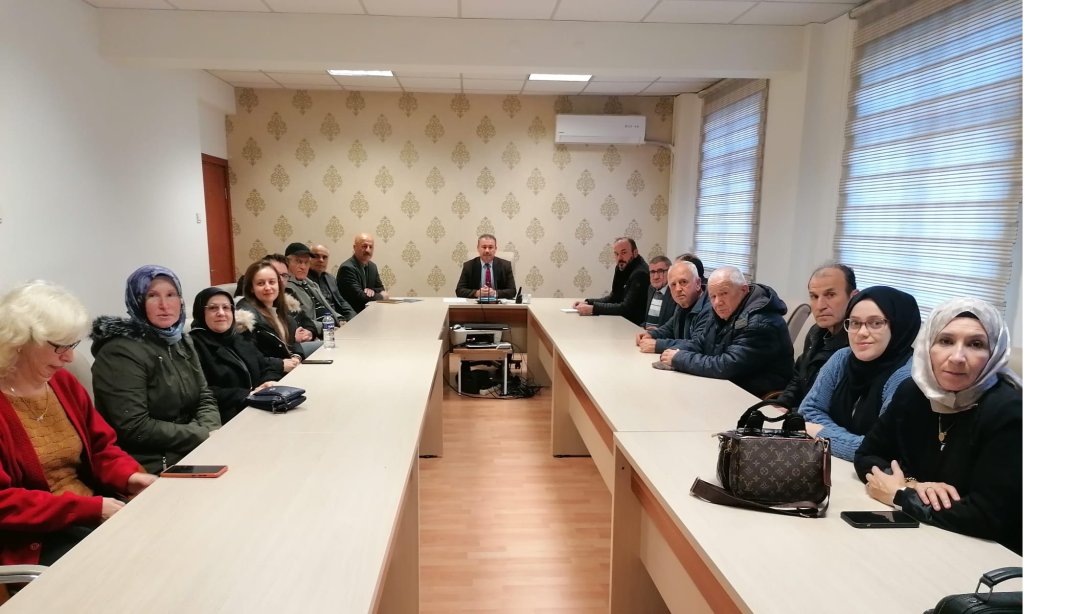 İlçe Milli Eğitim Müdürü Mustafa YÜCEL Başkanlığında İlçemiz Motorlu Taşıt Sürücü Kursu Personelleriyle  Toplantı Yapıldı