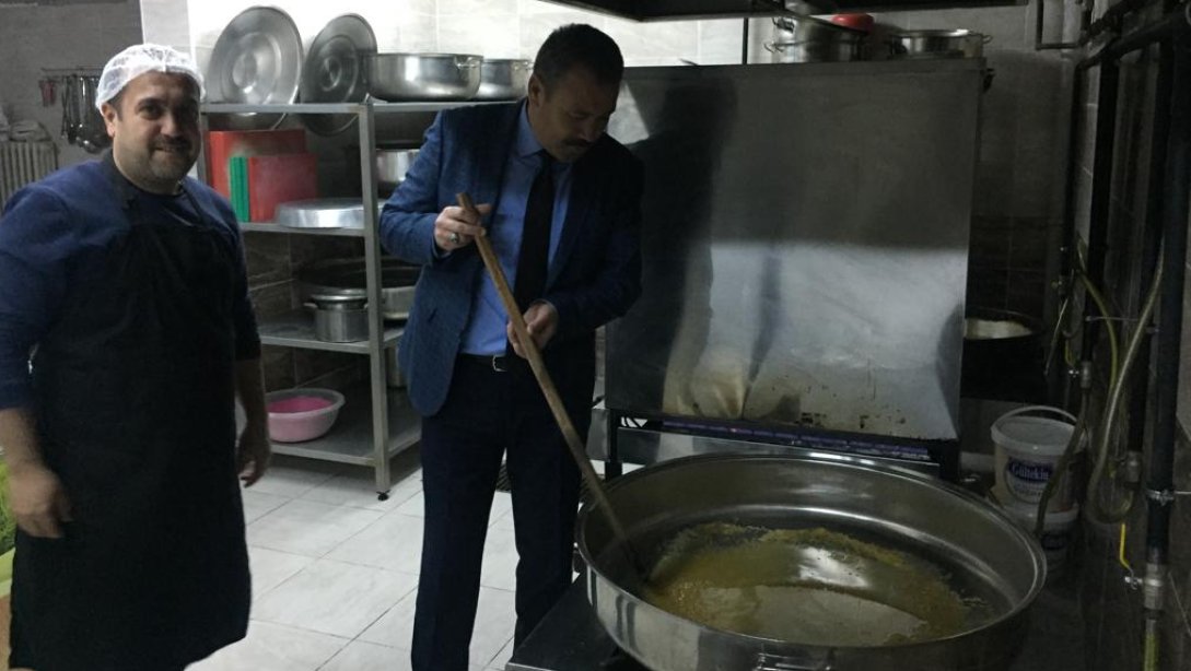 İlçe Milli Eğitim Müdürü Mustafa YÜCEL, İvrindi Anadolu İmam Hatip Lisesi Pansiyon ve Yemekhanesini Ziyaret Etti