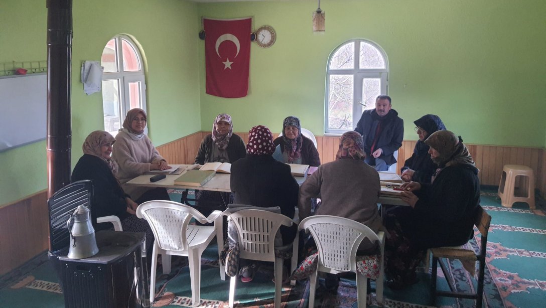 İlçe Milli Eğitim Müdürümüz Mustafa YÜCEL'den  Erdel Mahallesi Kuran-ı Kerim Okuma Kursuna Ziyaret