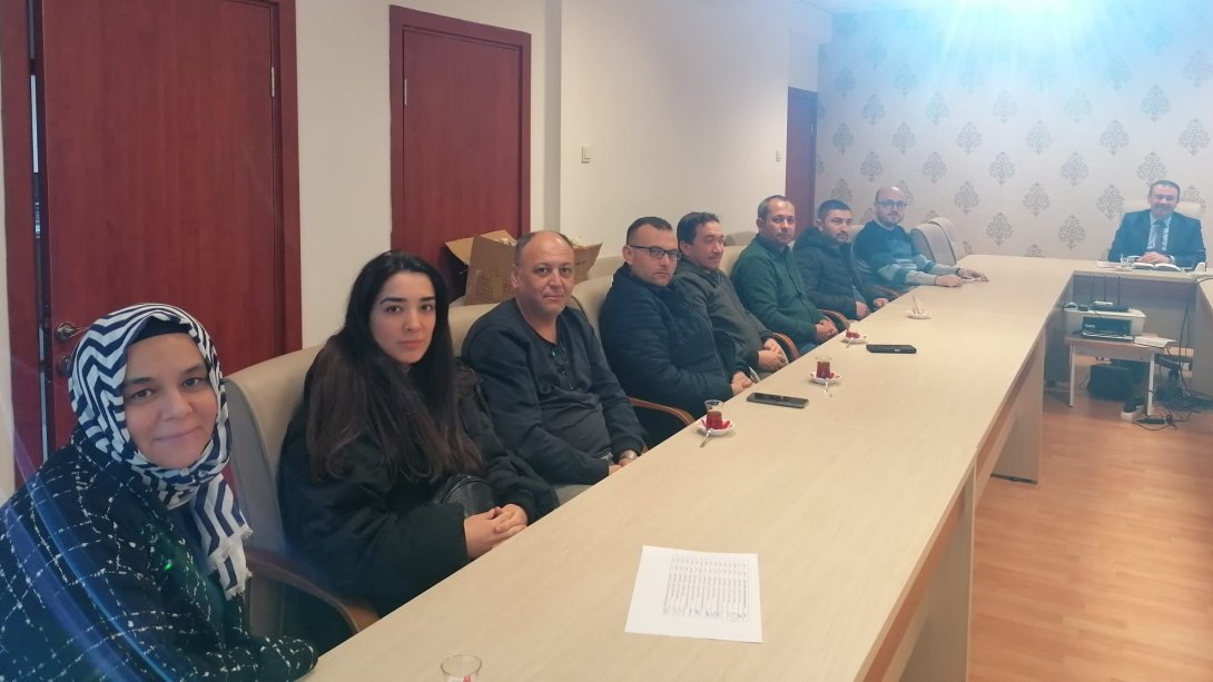 İlçe Milli Eğitim Müdürü Mustafa YÜCEL, İlçemiz Ortaokullarında Görev Yapan Türkçe Dersi Branş Öğretmenleri ile Toplantı Yaptı